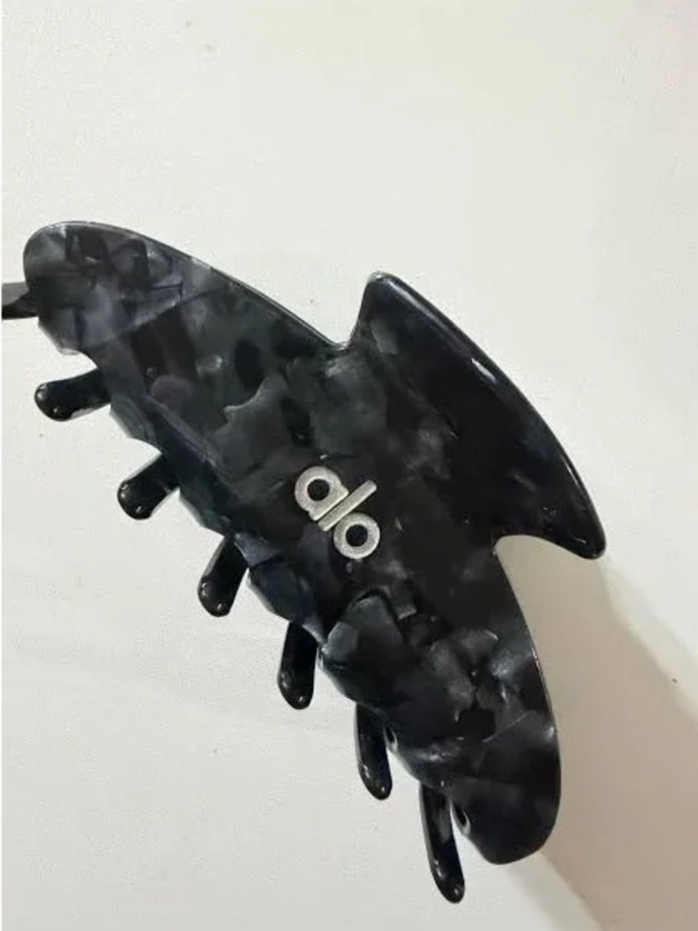 Alo yoga claw 90s clip Black Marble Hair Claw Clip nwt
